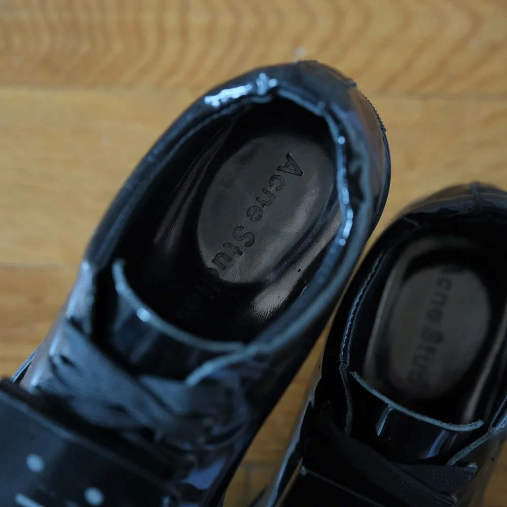 Acne Studios Adriana Sneakers Womens Black Patent Face Plaque Platform 35 Luxury